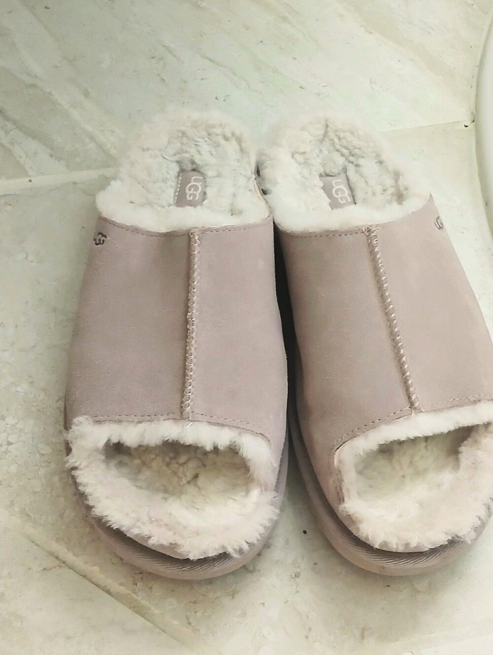 UGG Women's Blush Pink Shearling Slides Sixe 8 New No   BO